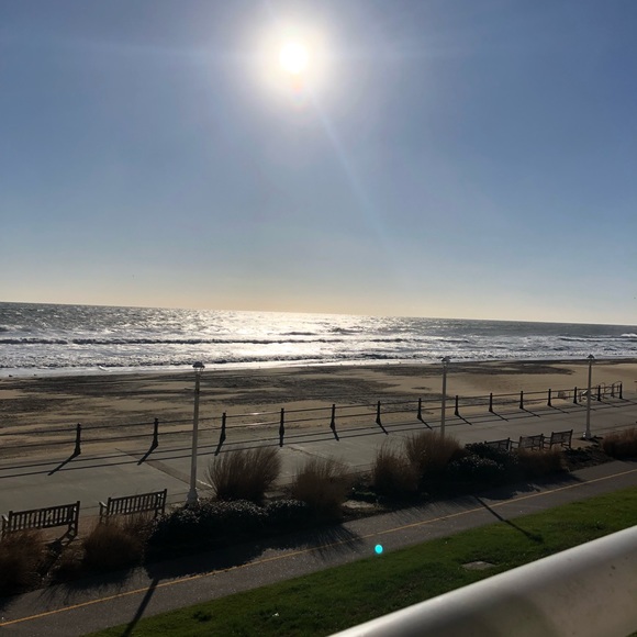 Meet your Posher, Kelli - Picture 1 of 1